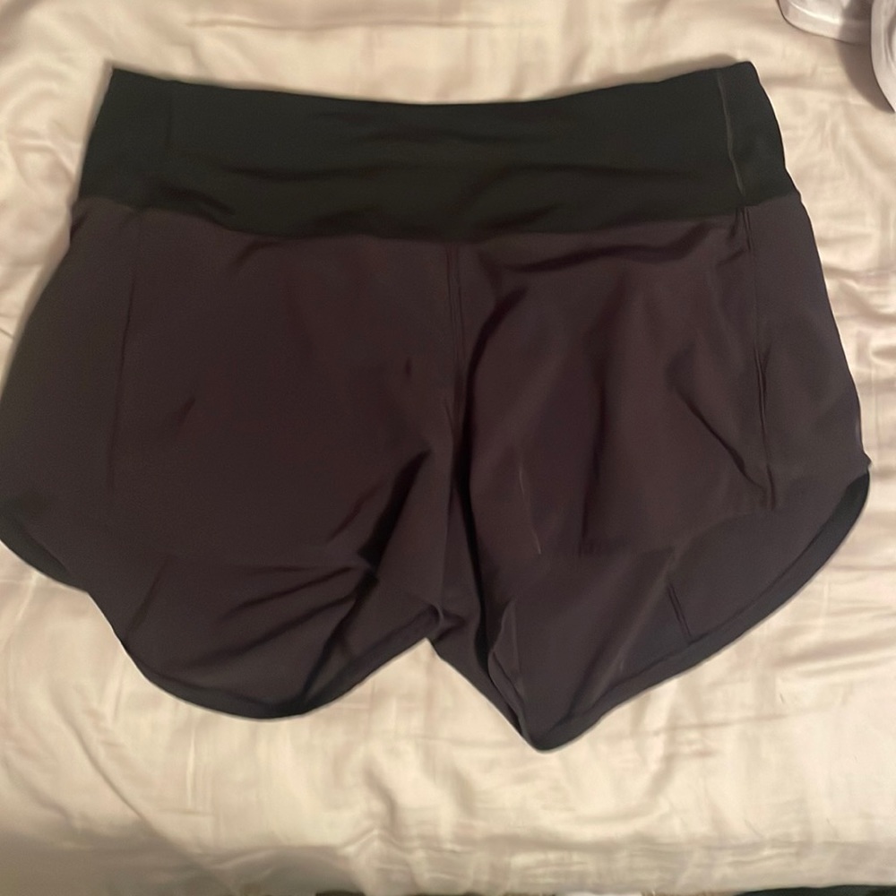 Black Lululemon Speed-Up 4” short size 6 tall